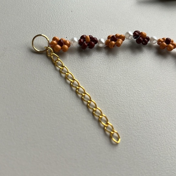 5 for $25 Handmade sunflower/daisy seed bead bracelet with gold lobster clasp - Picture 3 of 5